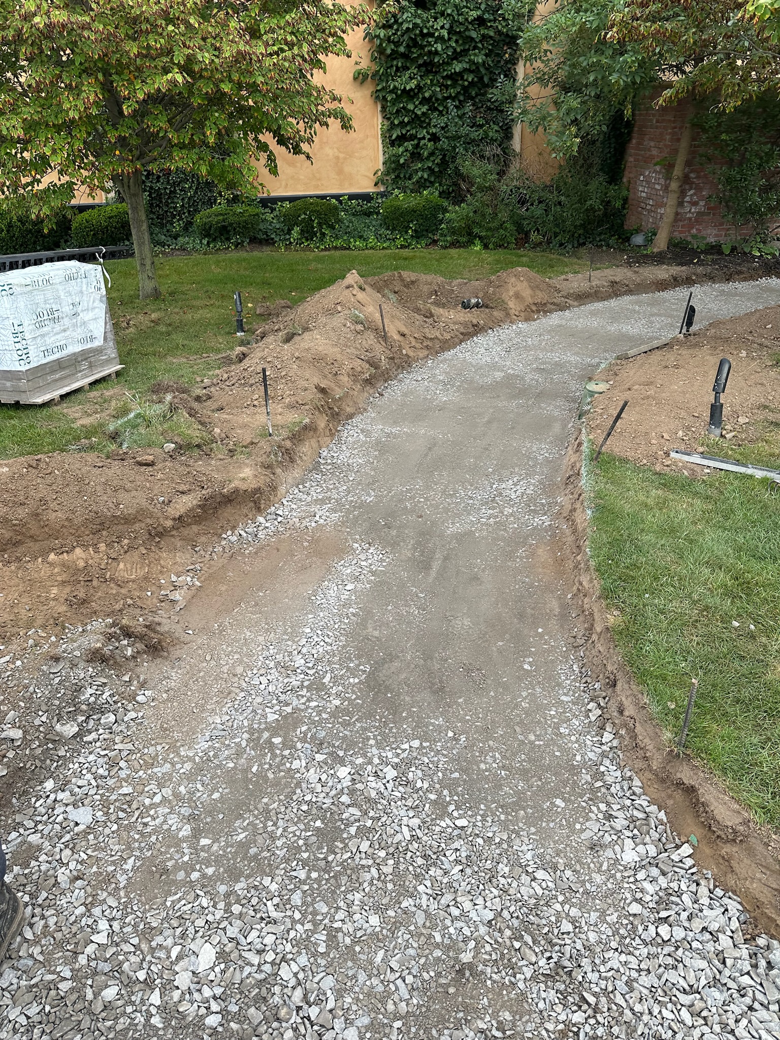 Walkway – Before
